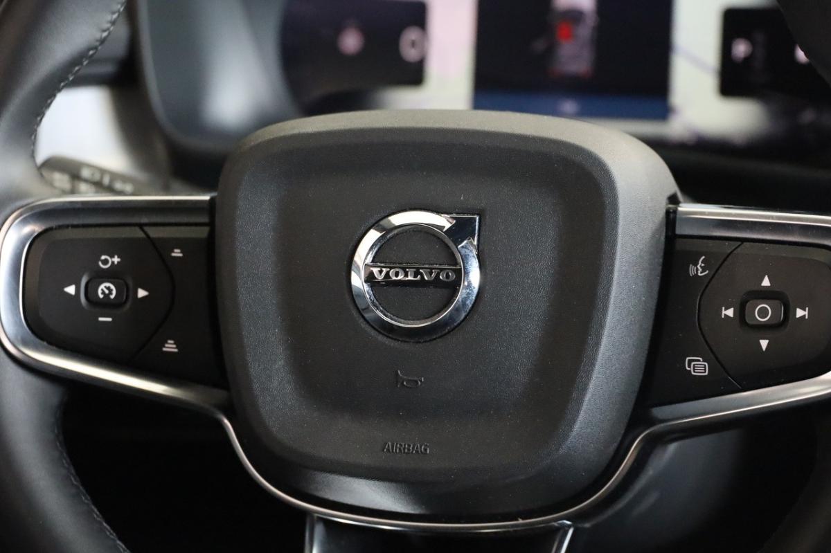 volvo-xc40-2025-gasolina-1969cc