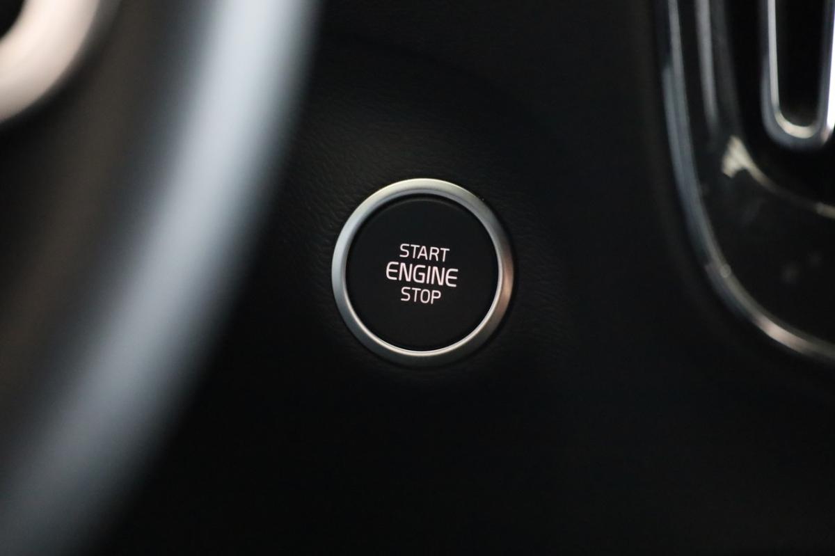 volvo-xc40-2025-gasolina-1969cc