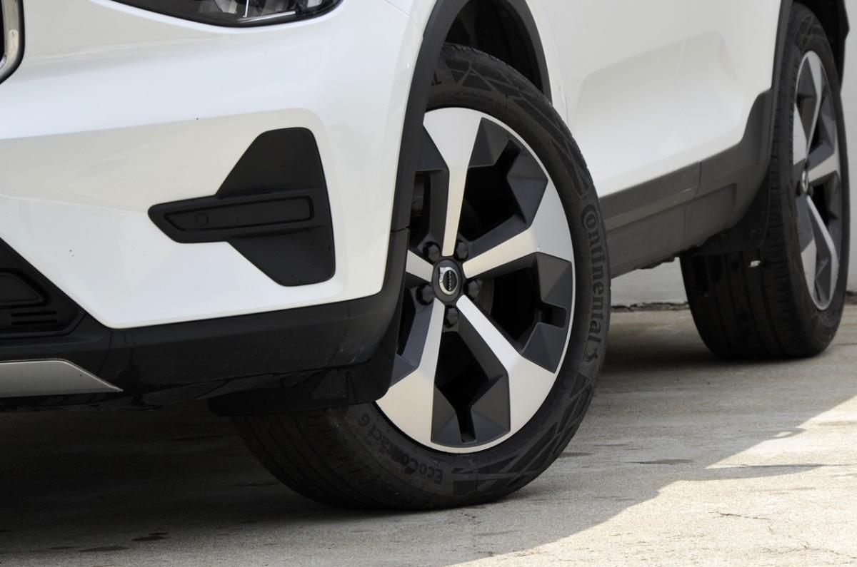 volvo-xc40-2025-gasolina-1969cc