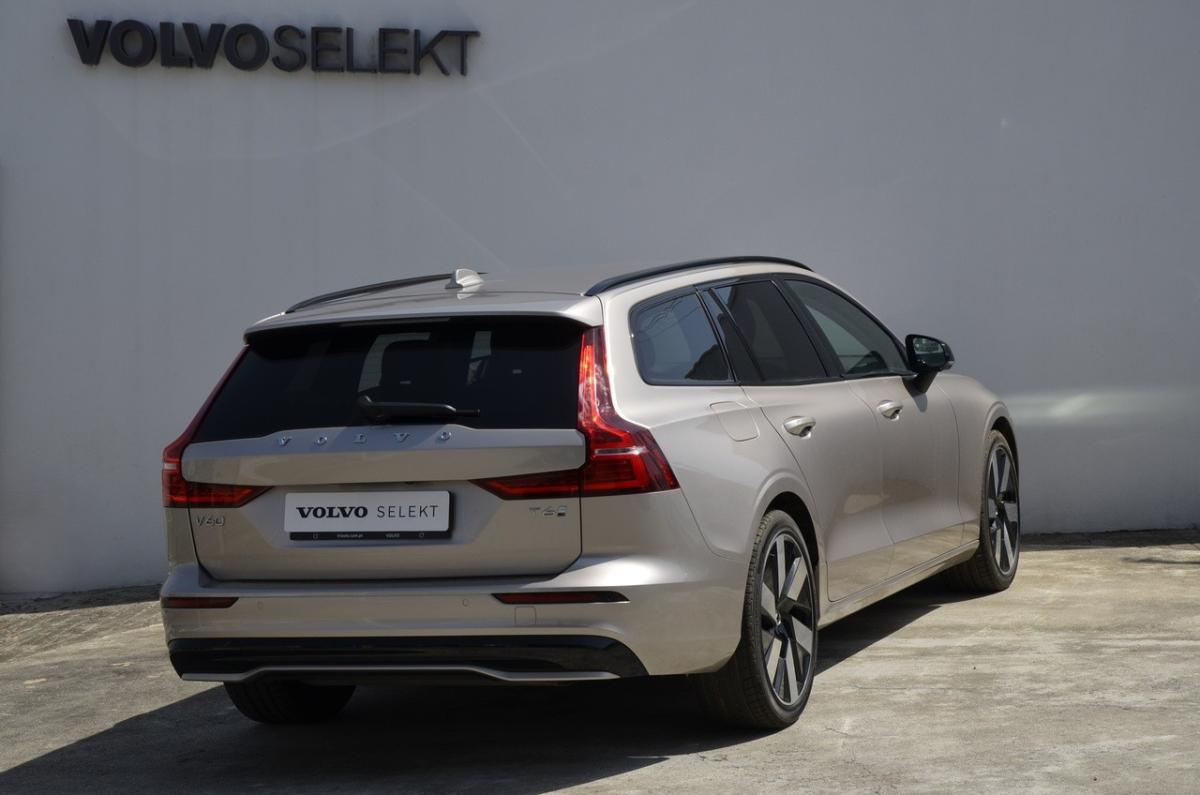 volvo-v60-2024-hibrido-a-gasolina-1969cc