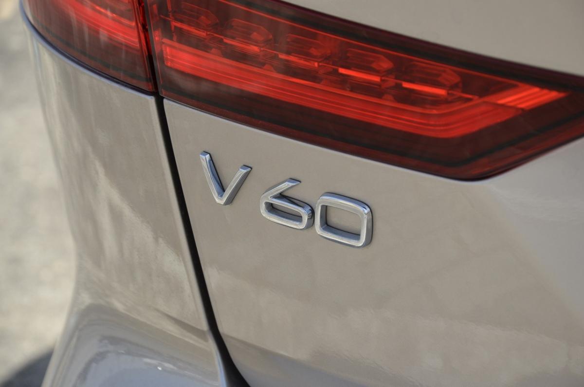 volvo-v60-2024-hibrido-a-gasolina-1969cc