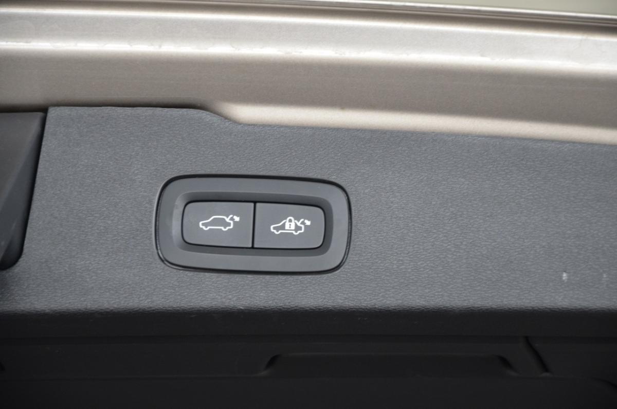 volvo-v60-2024-hibrido-a-gasolina-1969cc