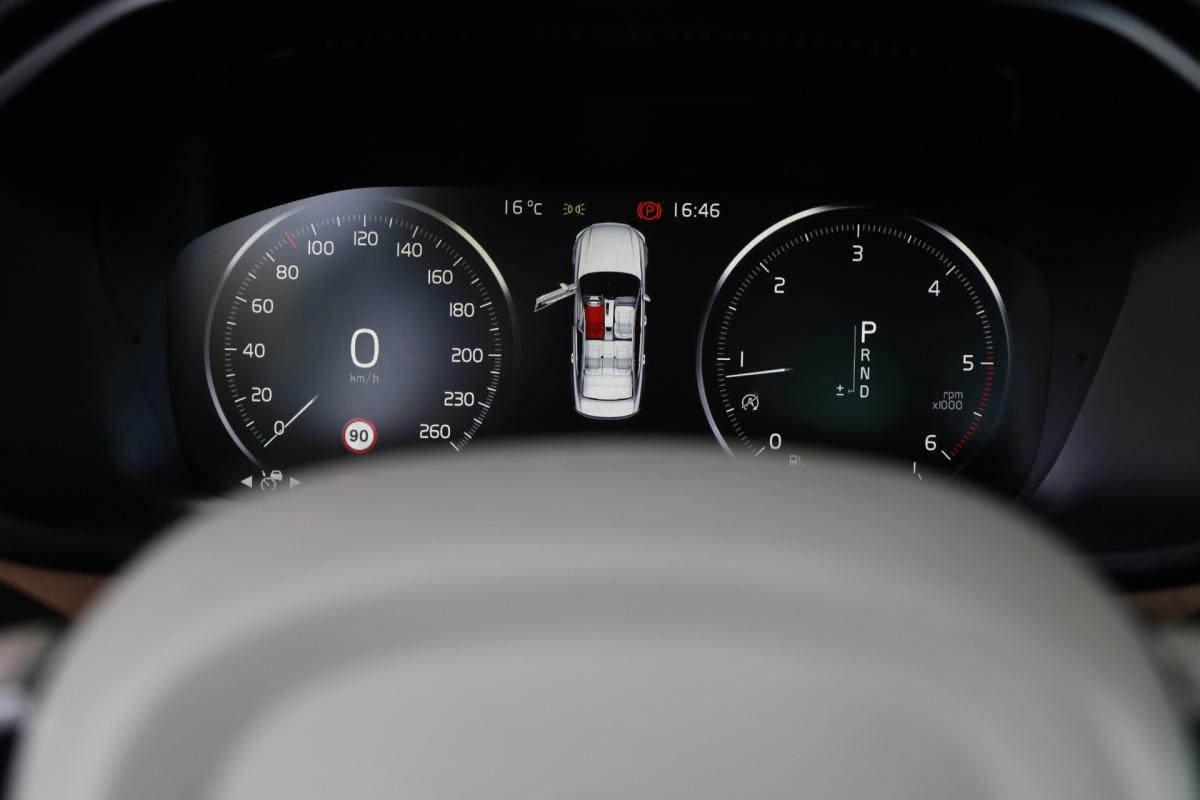 volvo-s90-2016-diesel-1969cc