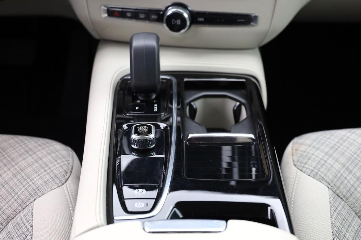 volvo-v60-2024-hibrido-a-gasolina-1969cc