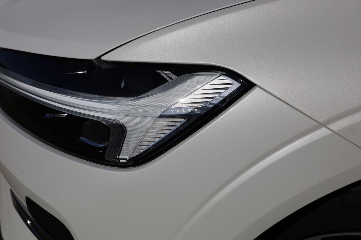 volvo-xc60-2022-hibrido-a-gasolina-1969cc