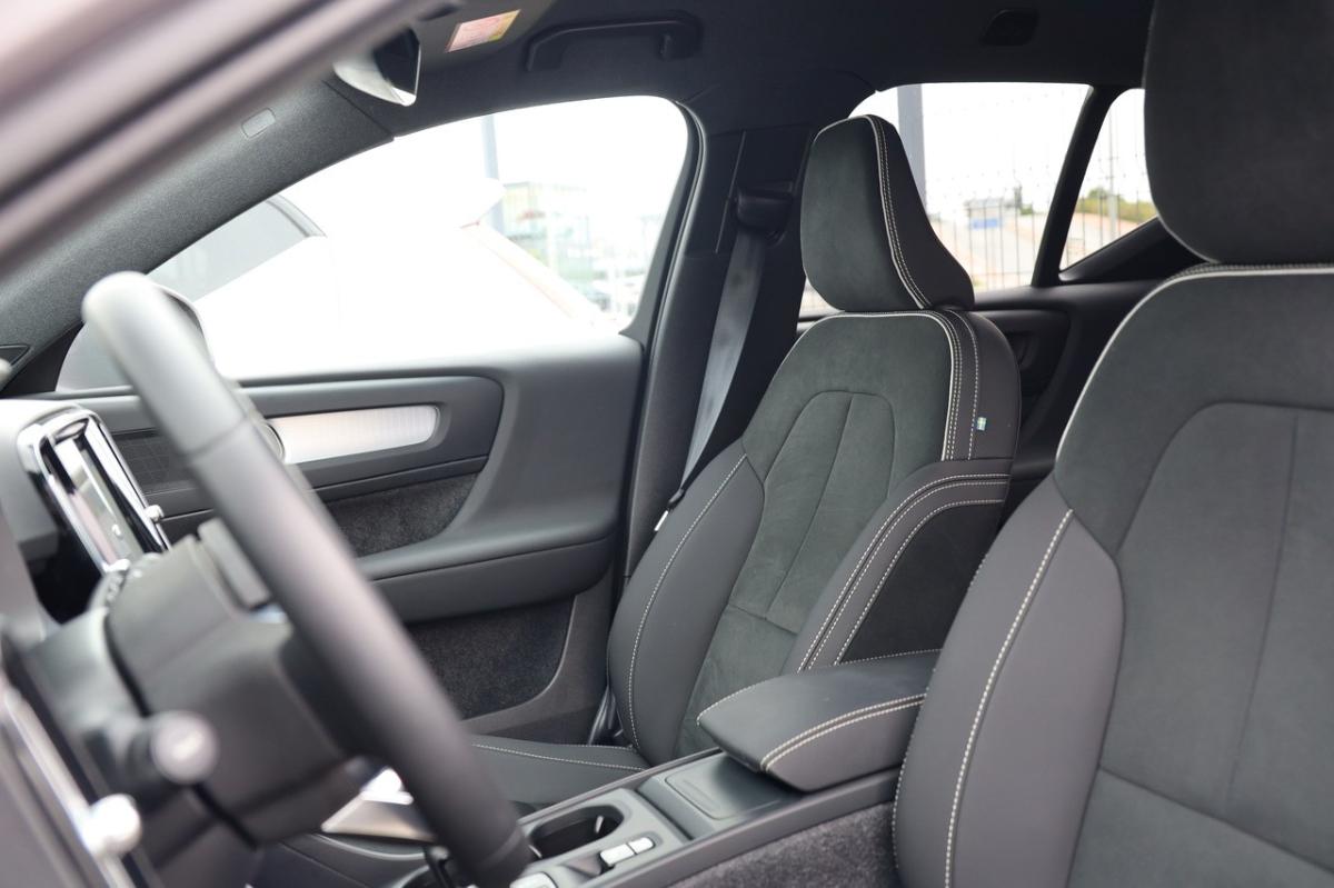 volvo-xc40-2025-gasolina-1969cc