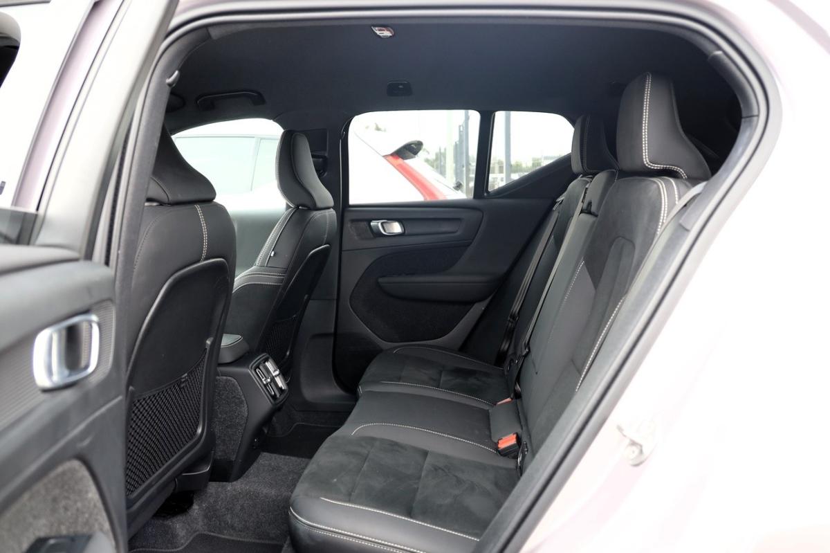 volvo-xc40-2025-gasolina-1969cc