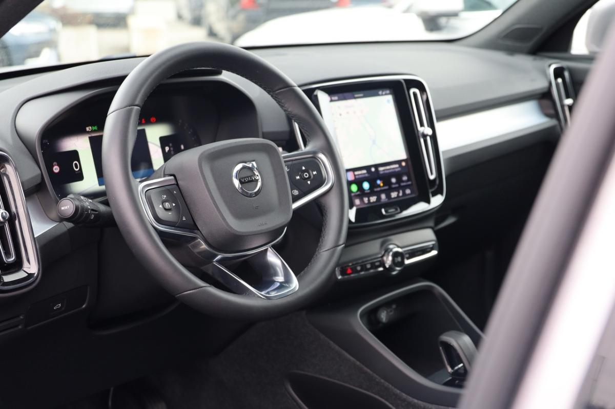 volvo-xc40-2025-gasolina-1969cc