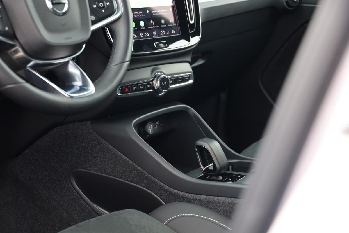 volvo-xc40-2025-gasolina-1969cc