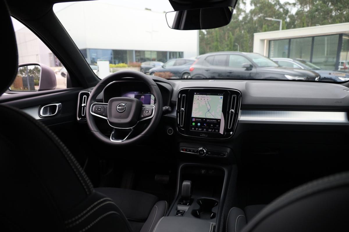 volvo-xc40-2025-gasolina-1969cc