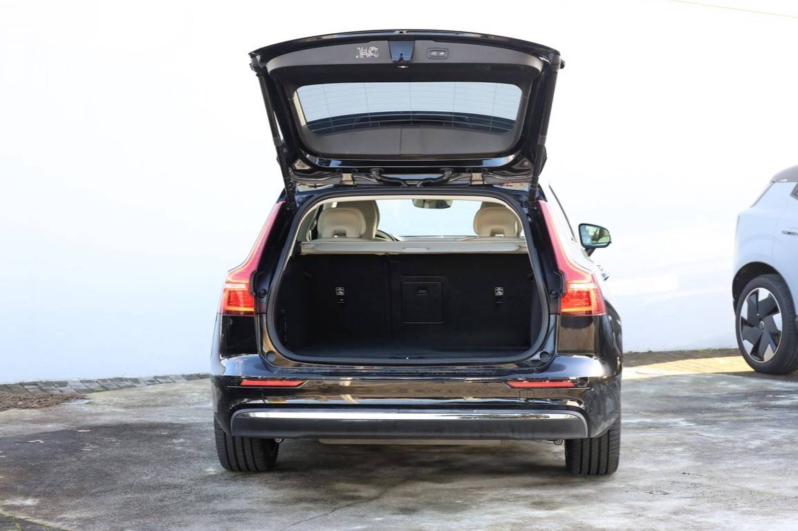 volvo-v60-2025-hibrido-a-gasolina-1969cc