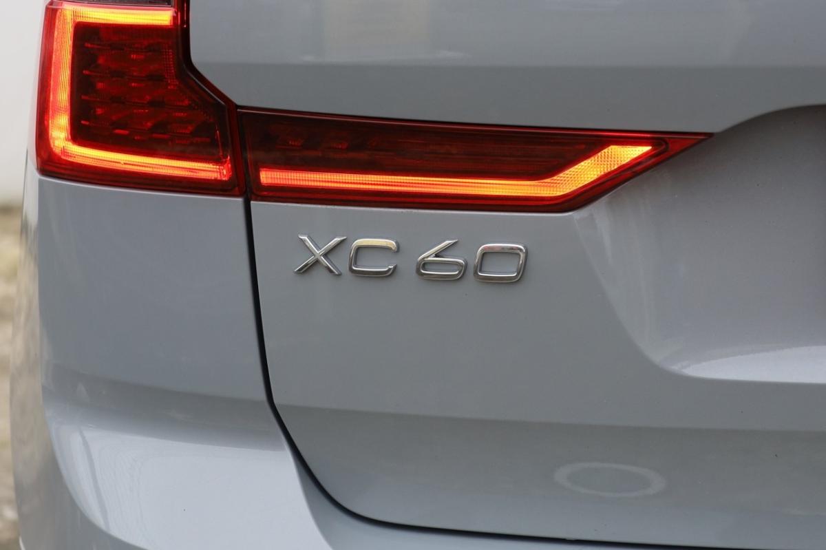 volvo-xc60-2025-hibrido-a-gasolina-1969cc