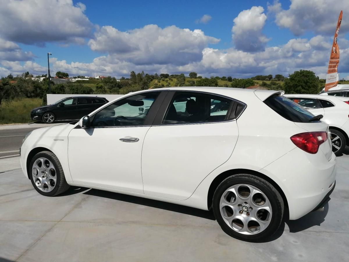 alfa-romeo-giulietta-2010-diesel-1598cc