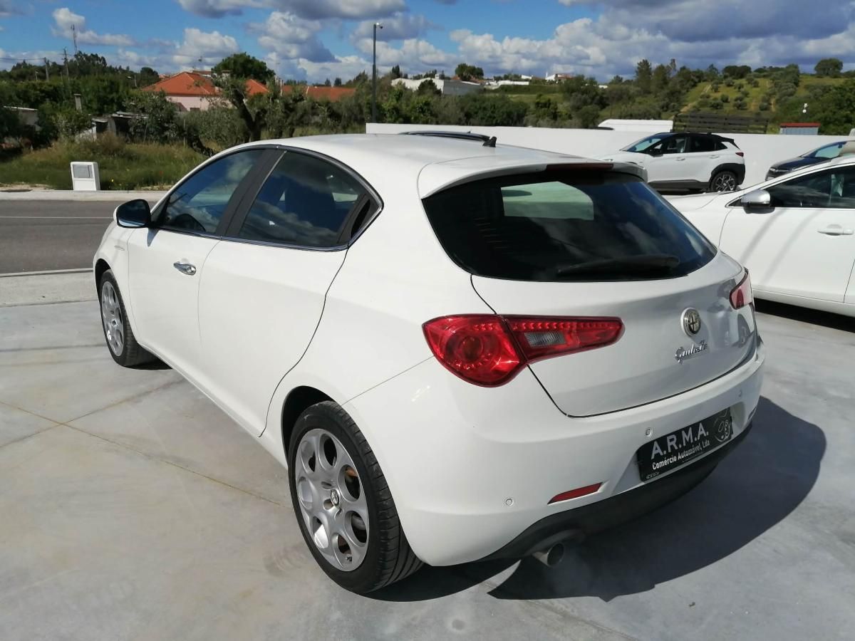 alfa-romeo-giulietta-2010-diesel-1598cc