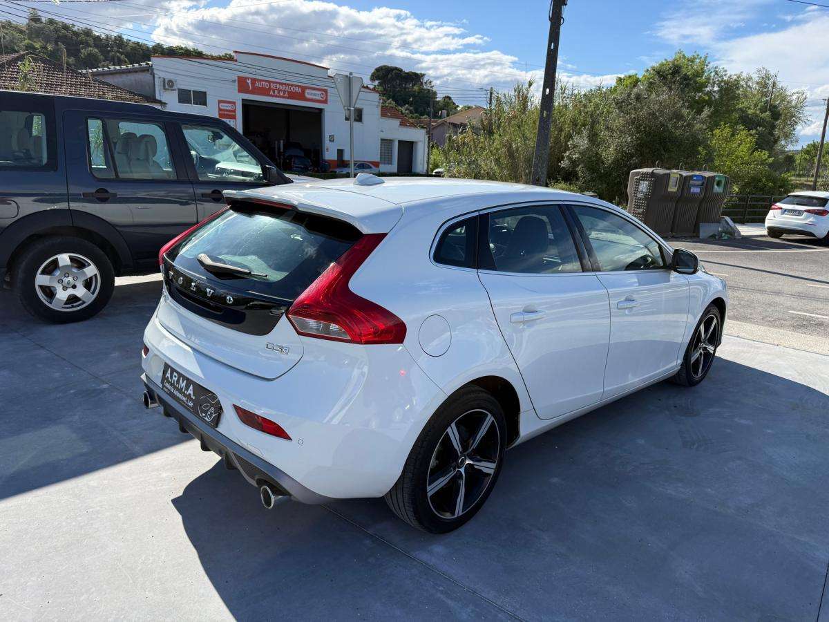 volvo-v40-2018-diesel-1969cc
