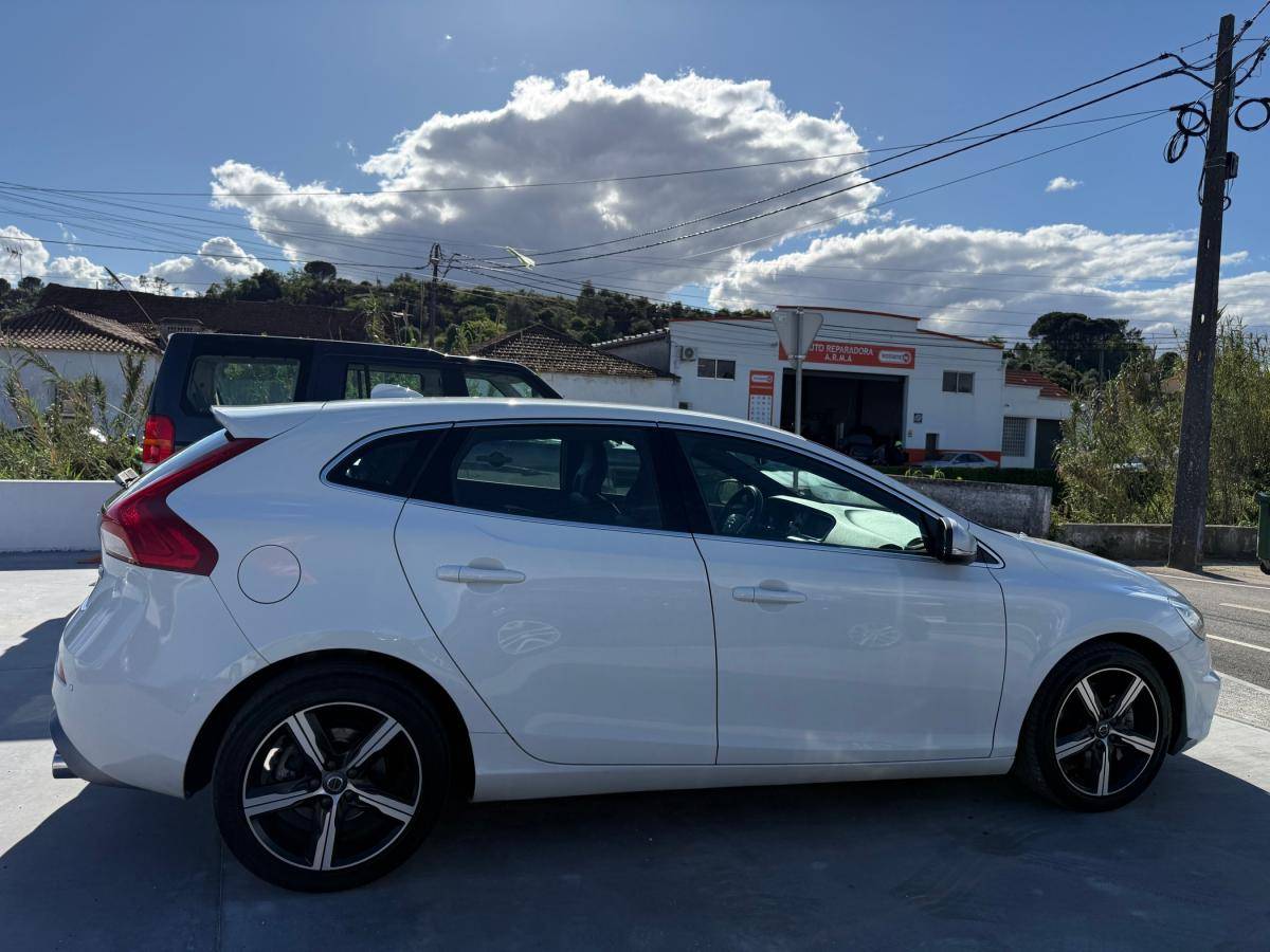 volvo-v40-2018-diesel-1969cc