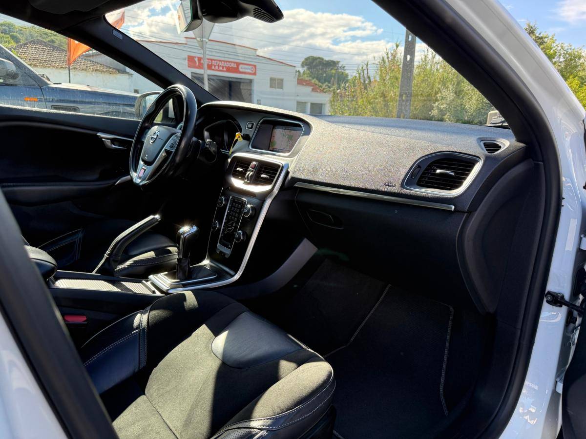 volvo-v40-2018-diesel-1969cc