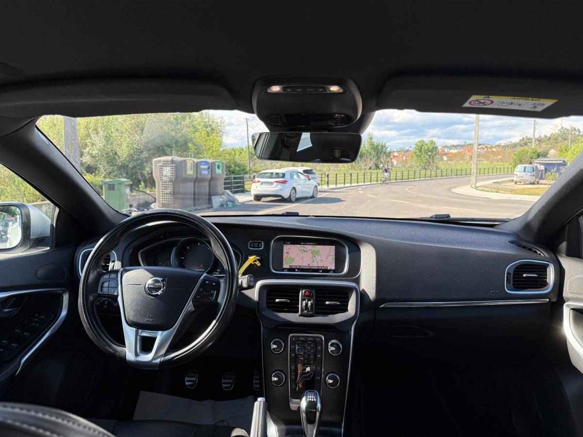 volvo-v40-2018-diesel-1969cc