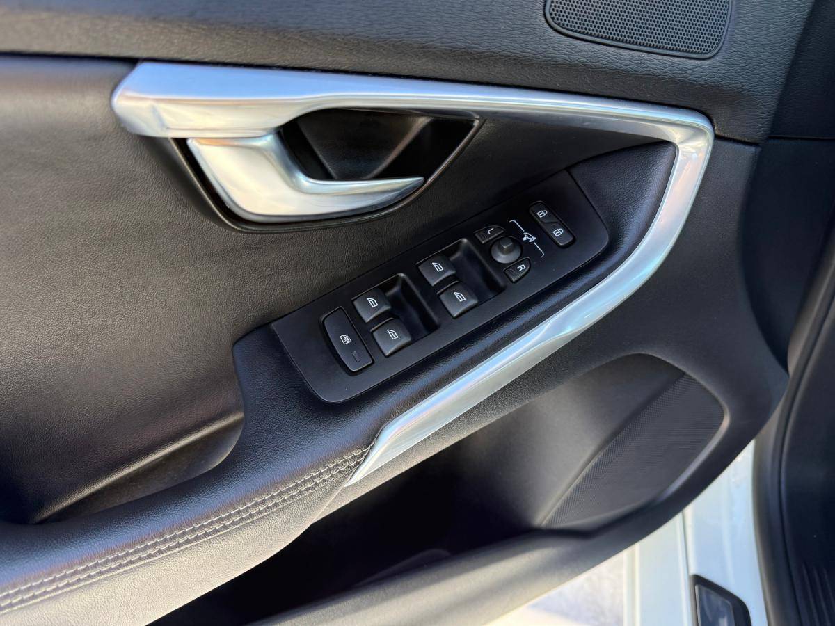 volvo-v40-2018-diesel-1969cc
