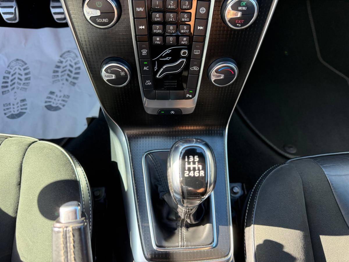 volvo-v40-2018-diesel-1969cc