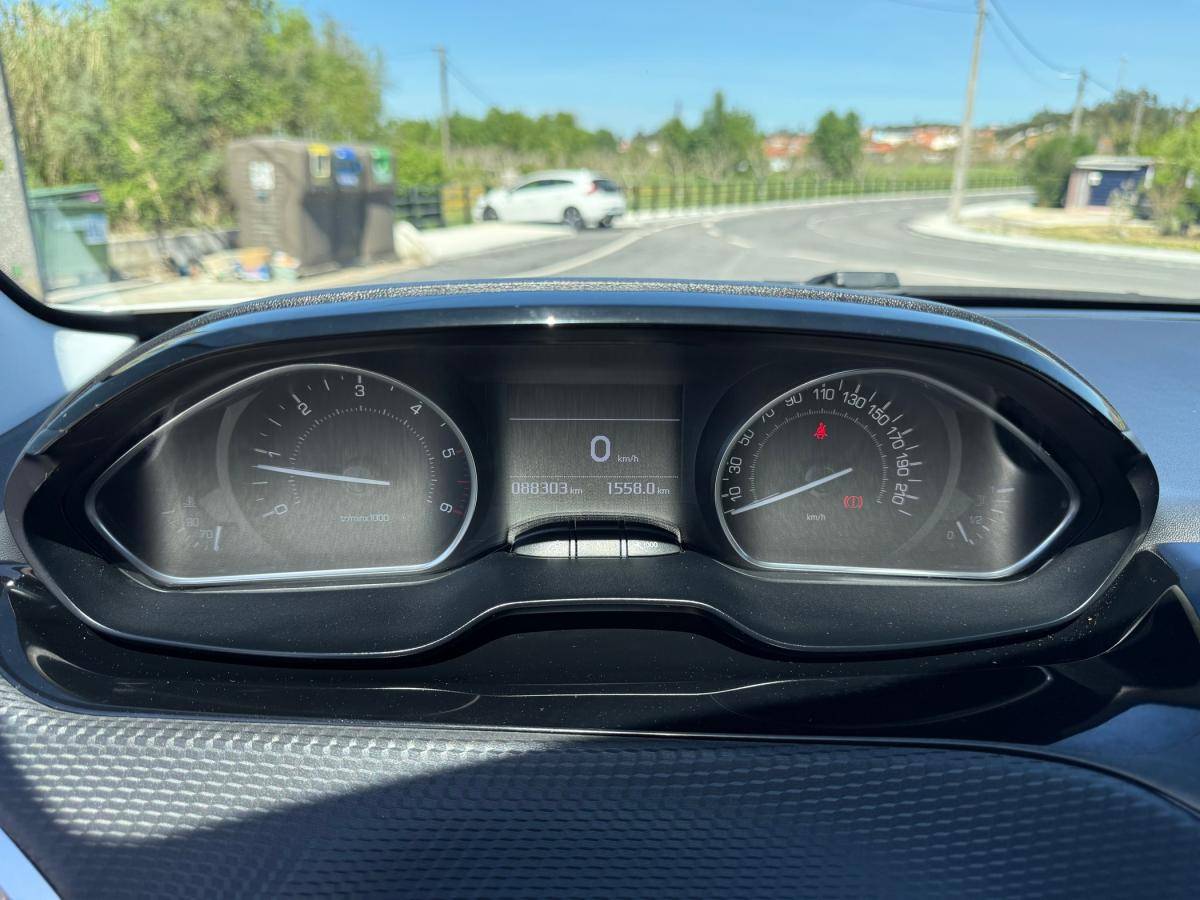 peugeot-2008-2016-diesel-1560cc