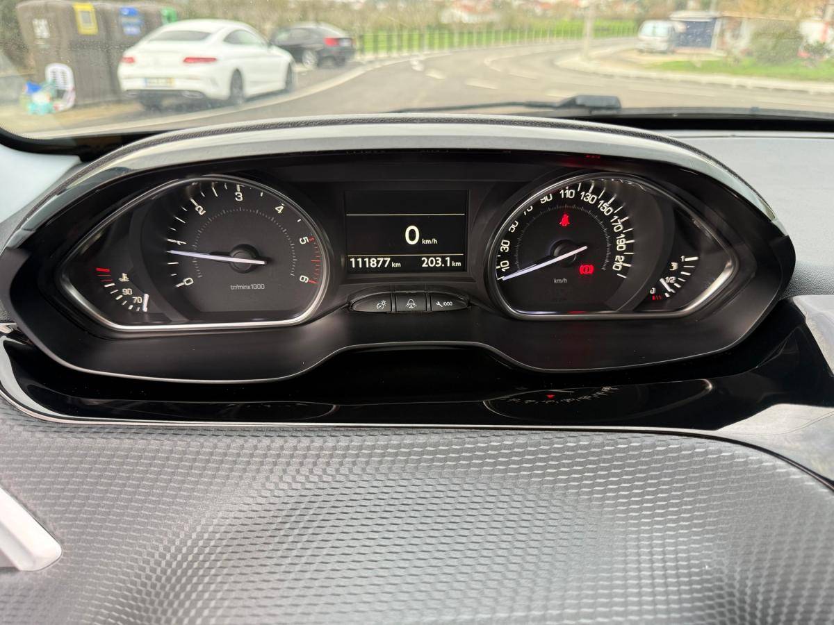 peugeot-2008-2018-diesel-1560cc