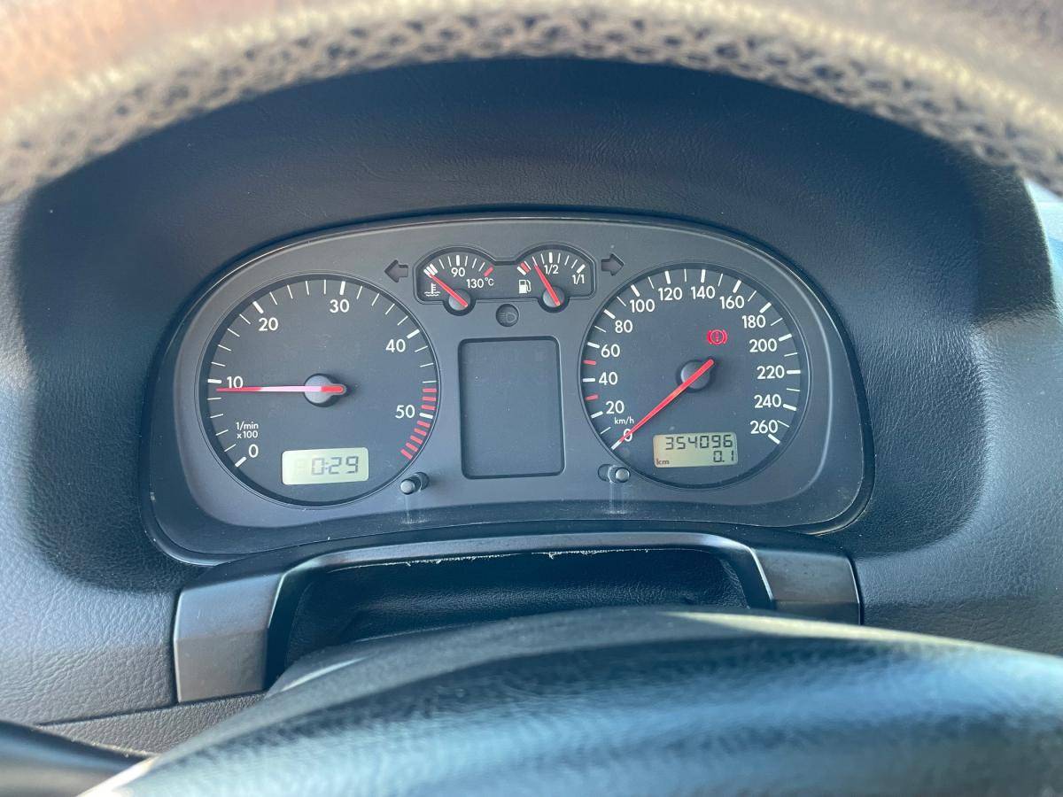 volkswagen-golf-variant-2001-diesel-1896cc