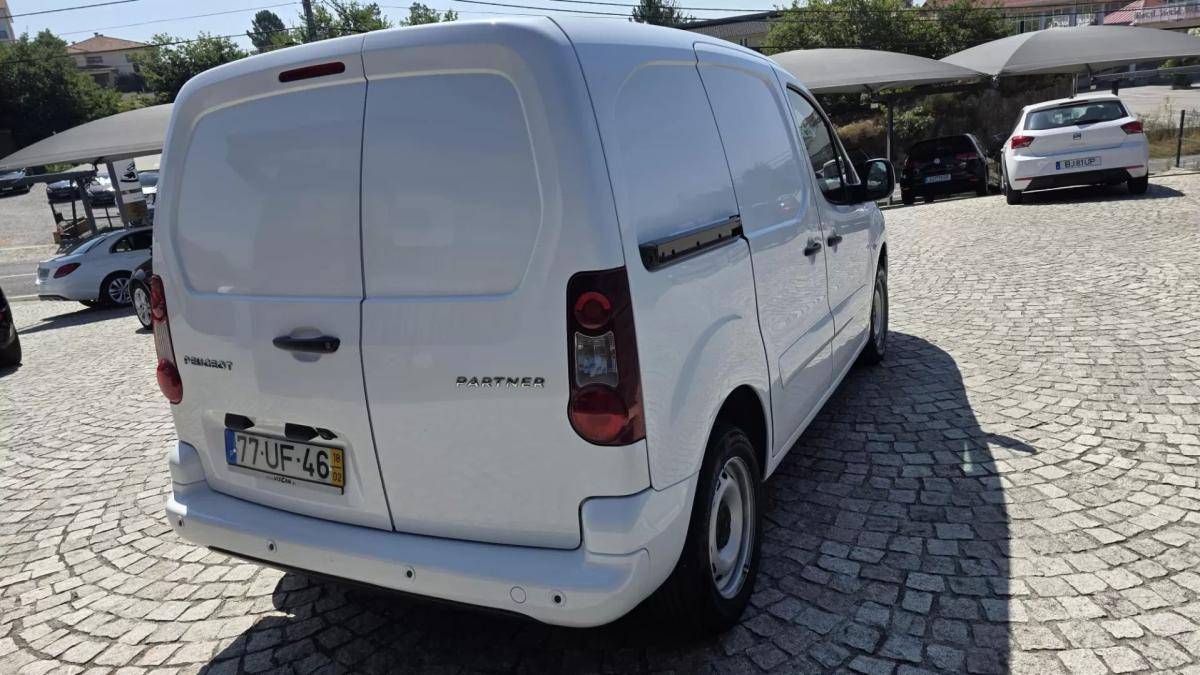 peugeot-partner-2018-diesel-1600cc