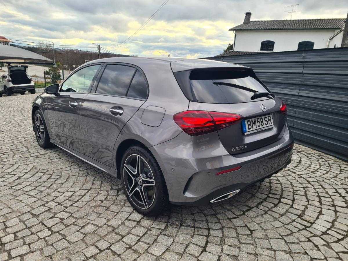 mercedes-benz-classe-a-2024-hibrido-a-gasolina-1332cc