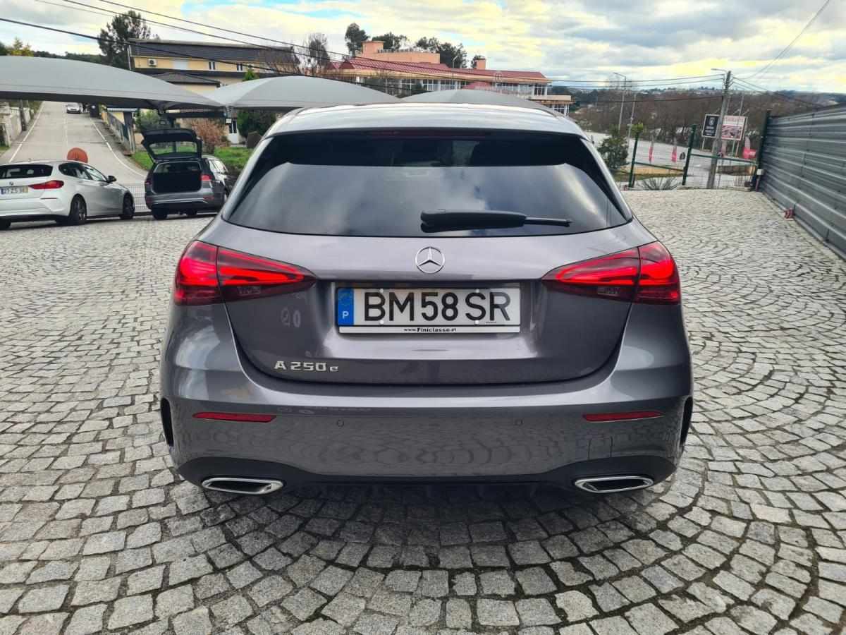 mercedes-benz-classe-a-2024-hibrido-a-gasolina-1332cc