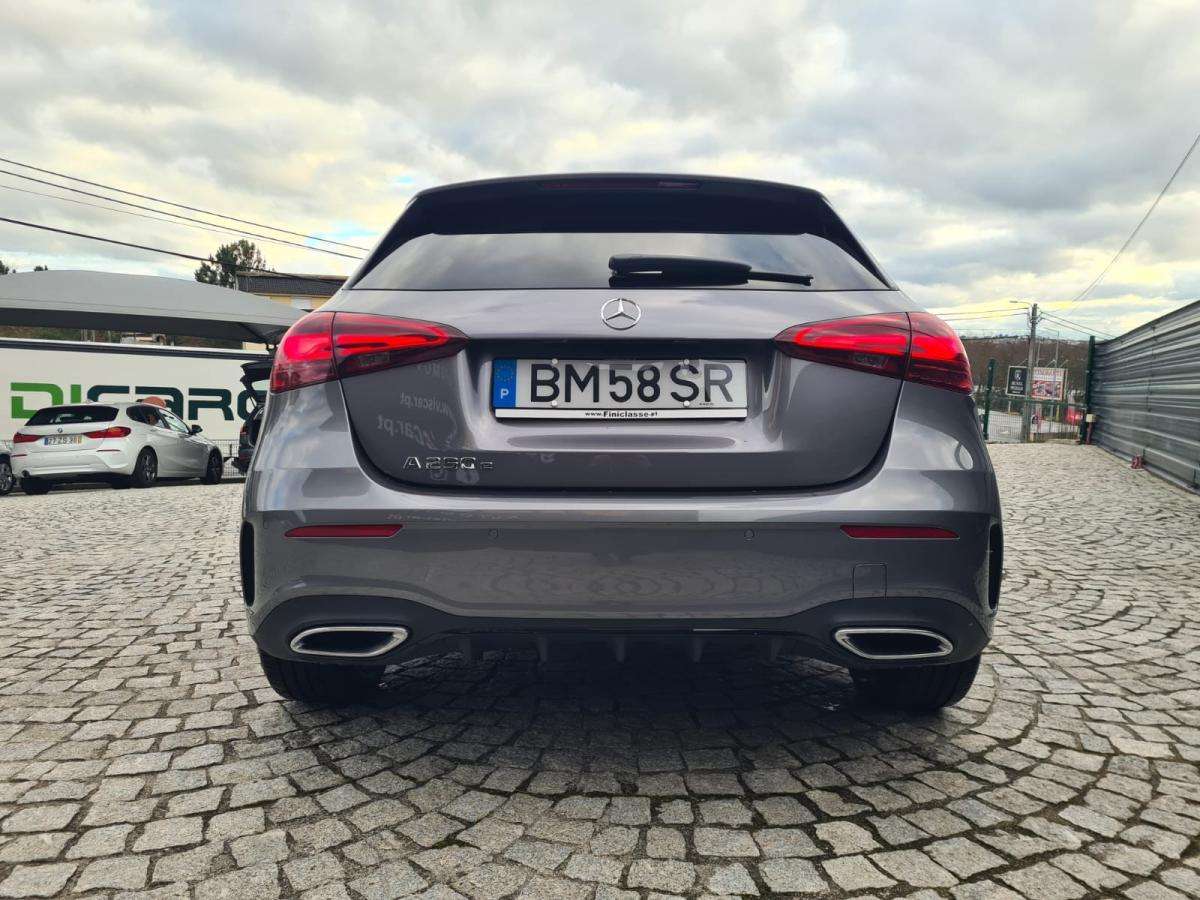 mercedes-benz-classe-a-2024-hibrido-a-gasolina-1332cc