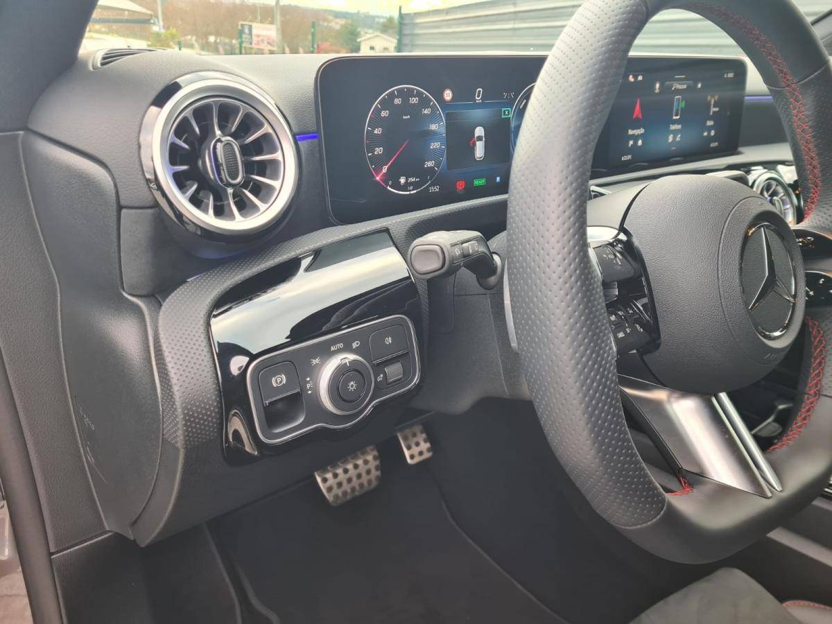 mercedes-benz-classe-a-2024-hibrido-a-gasolina-1332cc