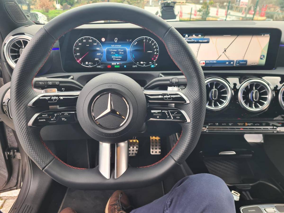 mercedes-benz-classe-a-2024-hibrido-a-gasolina-1332cc