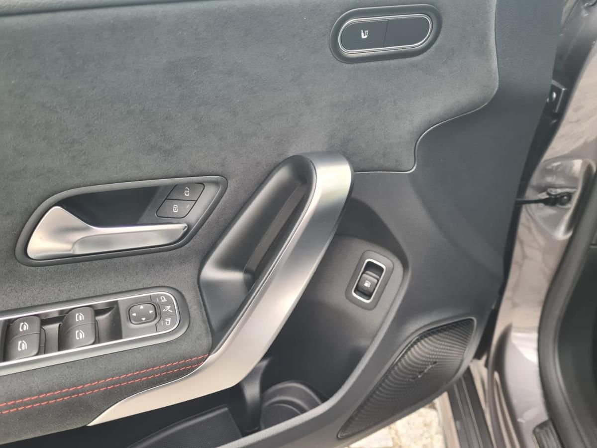 mercedes-benz-classe-a-2024-hibrido-a-gasolina-1332cc