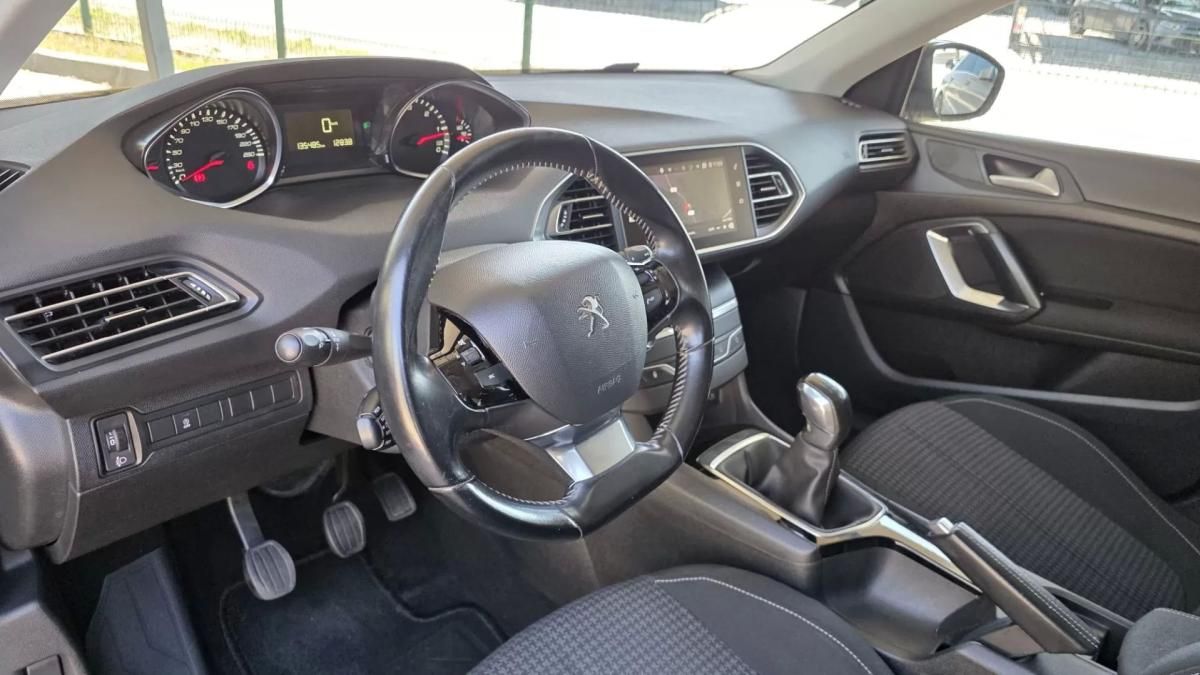 peugeot-308-sw-2018-diesel-1560cc