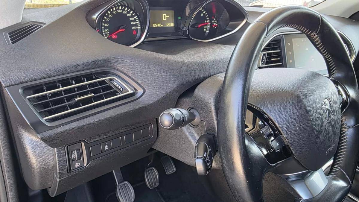 peugeot-308-sw-2018-diesel-1560cc