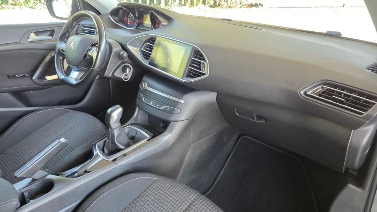 peugeot-308-sw-2018-diesel-1560cc