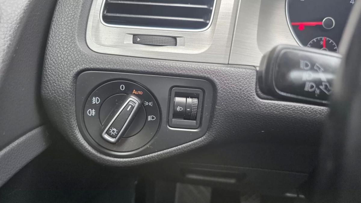volkswagen-golf-2015-diesel-1598cc