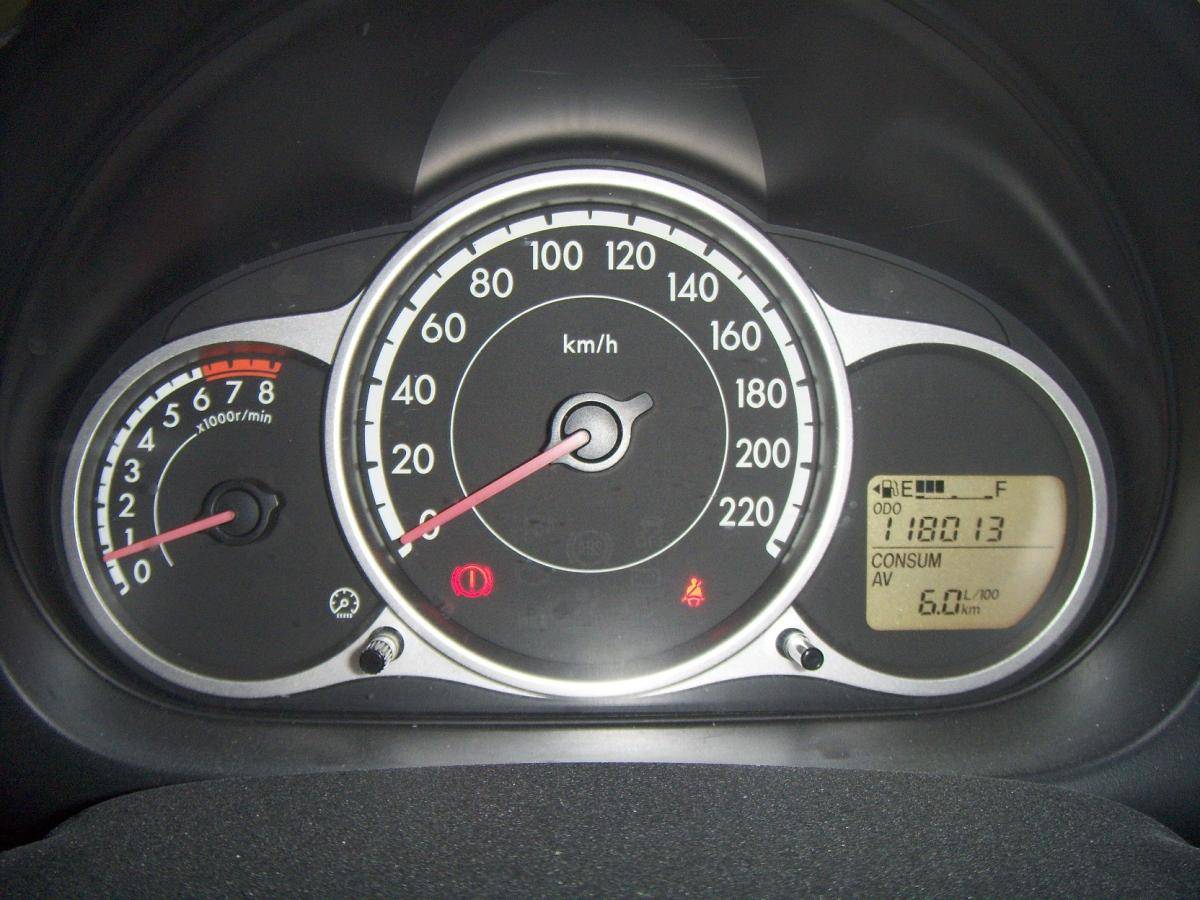 mazda-2-2010-gasolina-1349cc