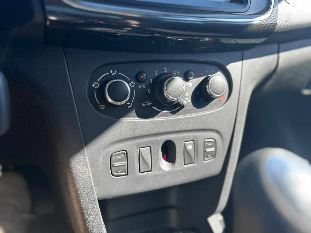 dacia-logan-0-9-tce-2017-gasolina-898cc