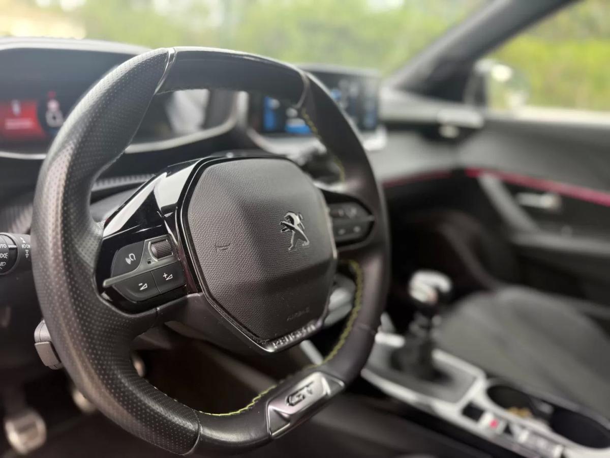 peugeot-2008-2021-gasolina-1199cc