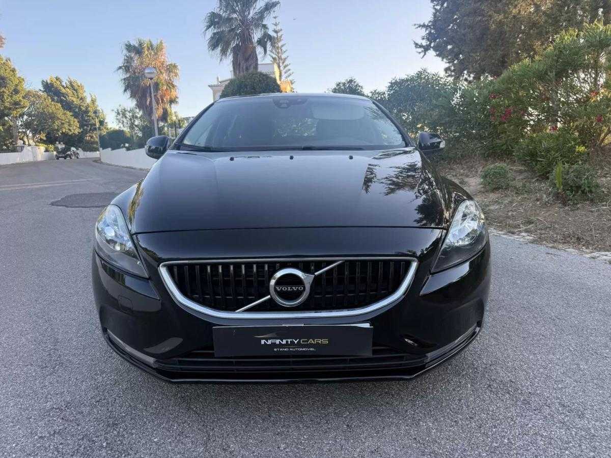 volvo-v40-2017-diesel-1969cc
