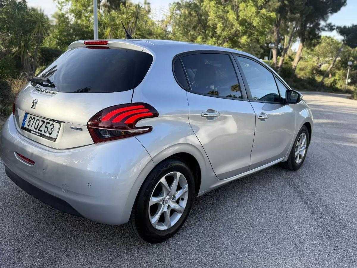 peugeot-208-2016-gasolina-1199cc