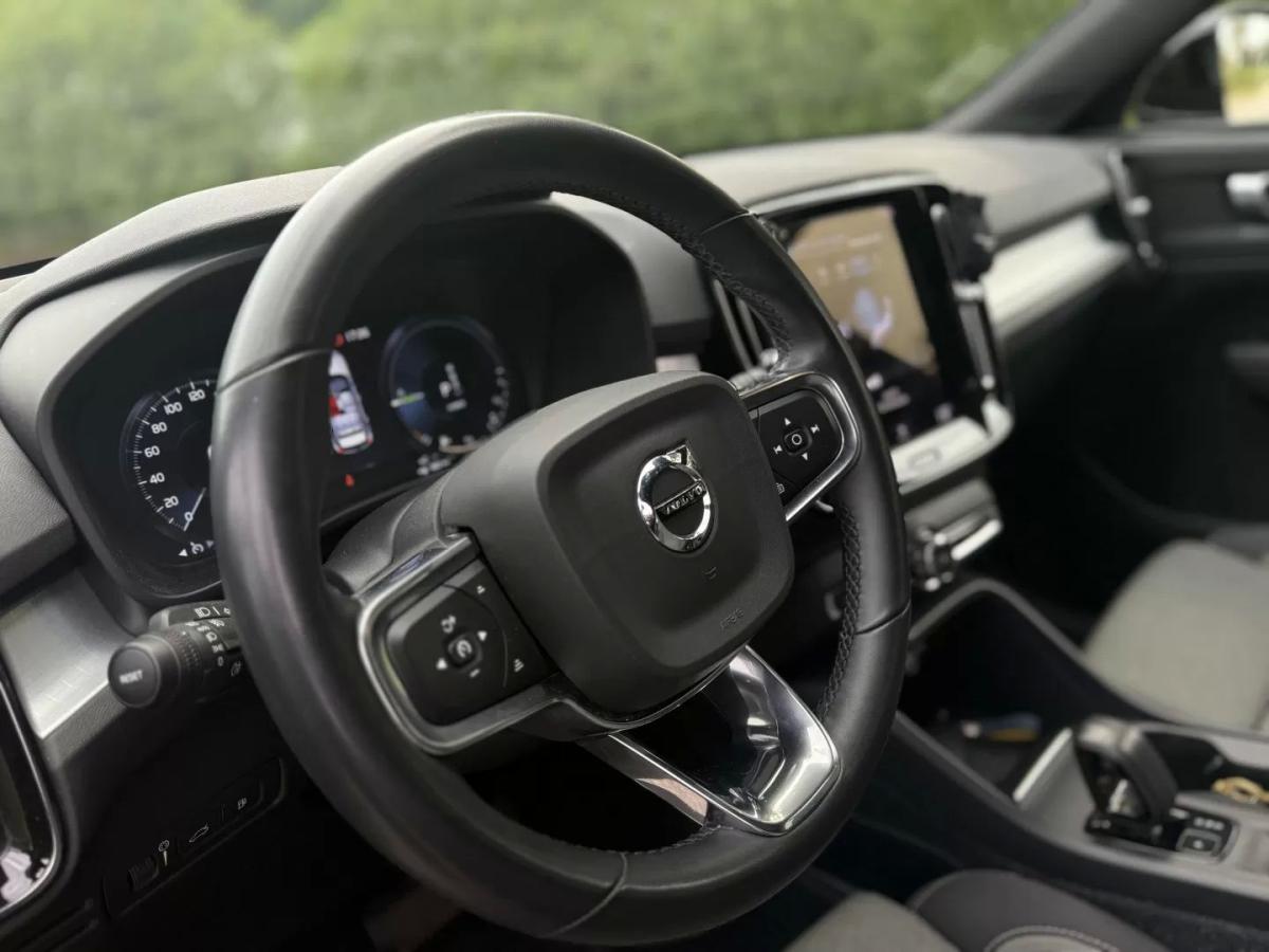 volvo-xc40-2022-hibrido-1477cc