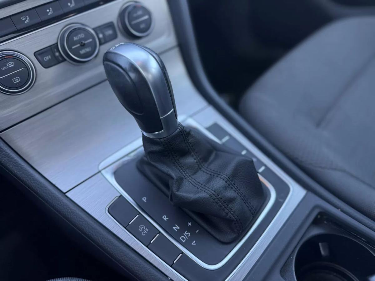 volkswagen-golf-2017-gasolina-999cc