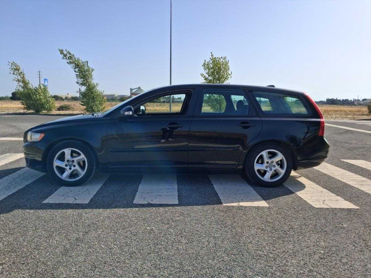volvo-v50-2011-diesel-1560cc