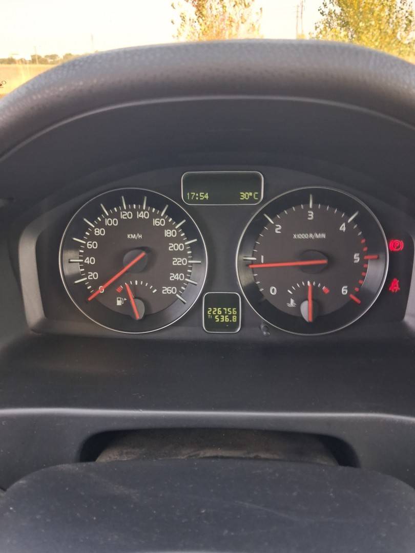 volvo-v50-2011-diesel-1560cc