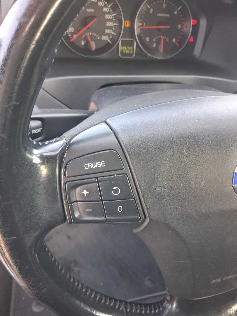 volvo-v50-2011-diesel-1560cc