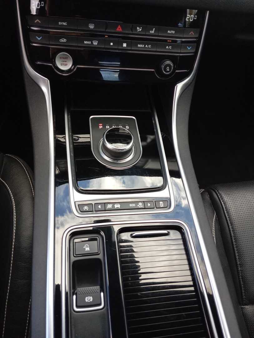 jaguar-xf-2018-diesel-1999cc