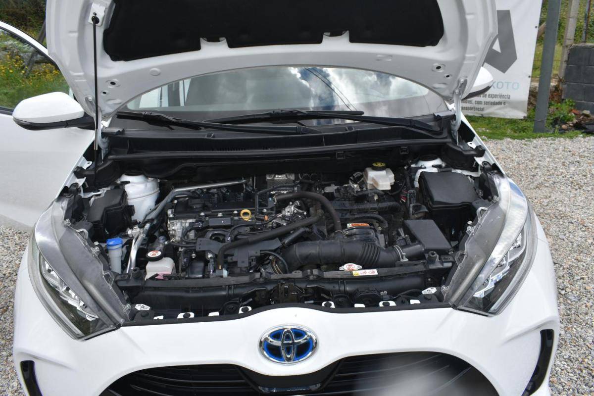 toyota-yaris-2021-hibrido-a-gasolina-1497cc